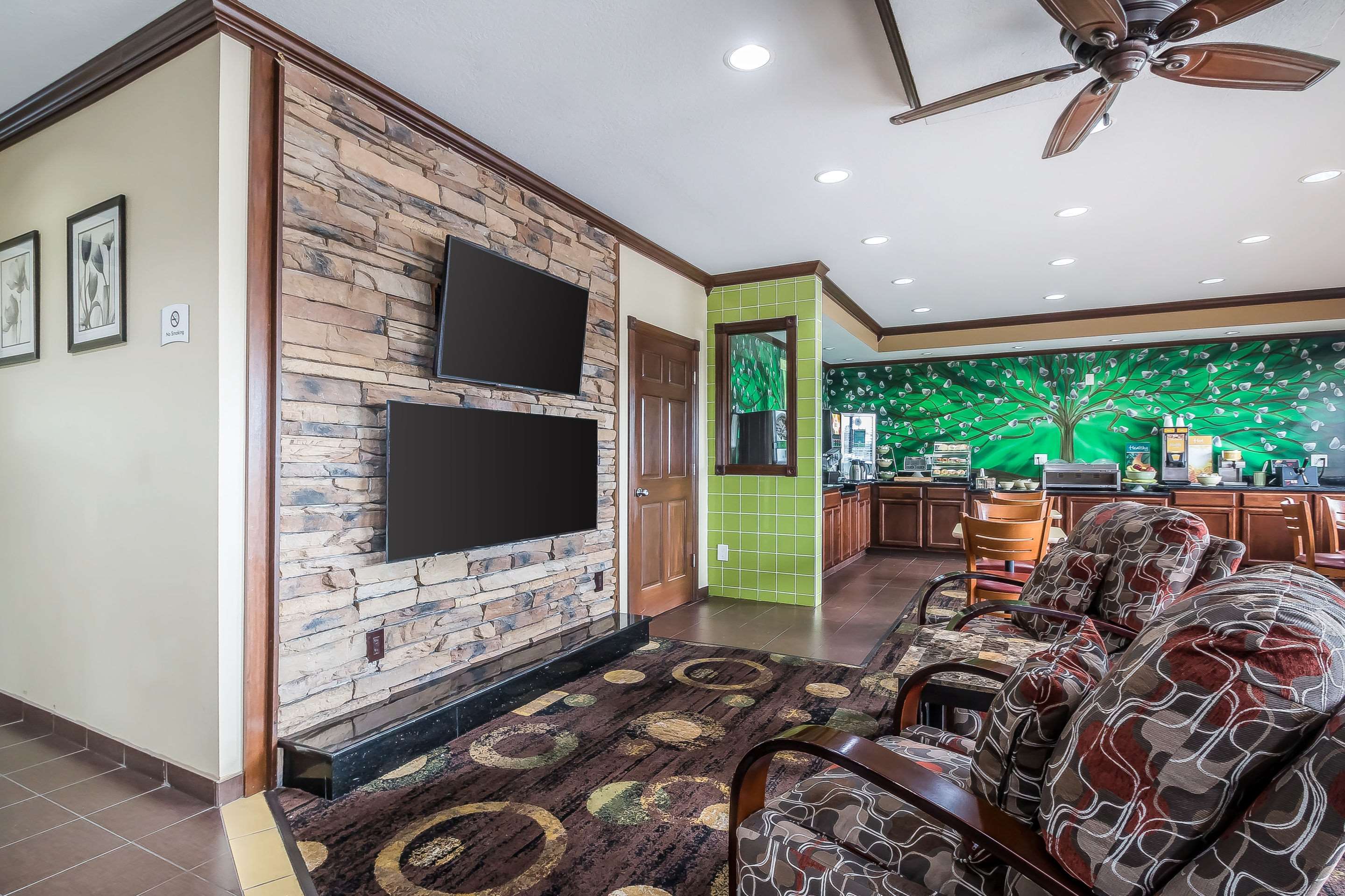 Lobby with sitting area