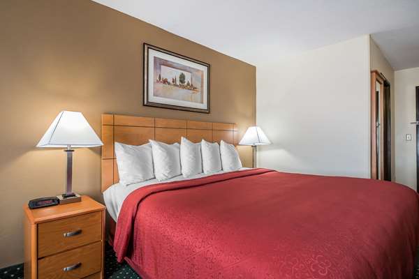  - Quality Inn Coralville - I-80, Exit 242