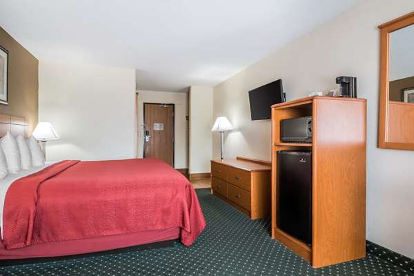  - Quality Inn Coralville - I-80, Exit 242