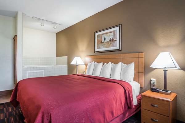  - Quality Inn Coralville - I-80, Exit 242