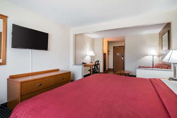Suite - Quality Inn Coralville - I-80, Exit 242
