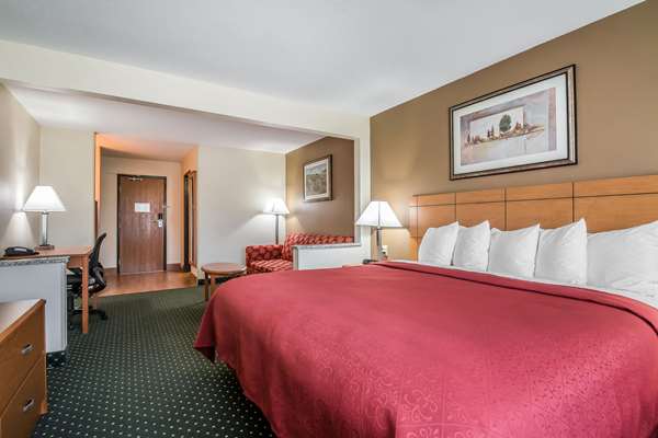 Suite - Quality Inn Coralville - I-80, Exit 242