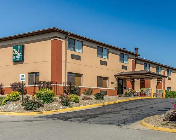 Exterior view - Quality Inn North Cedar Rapids