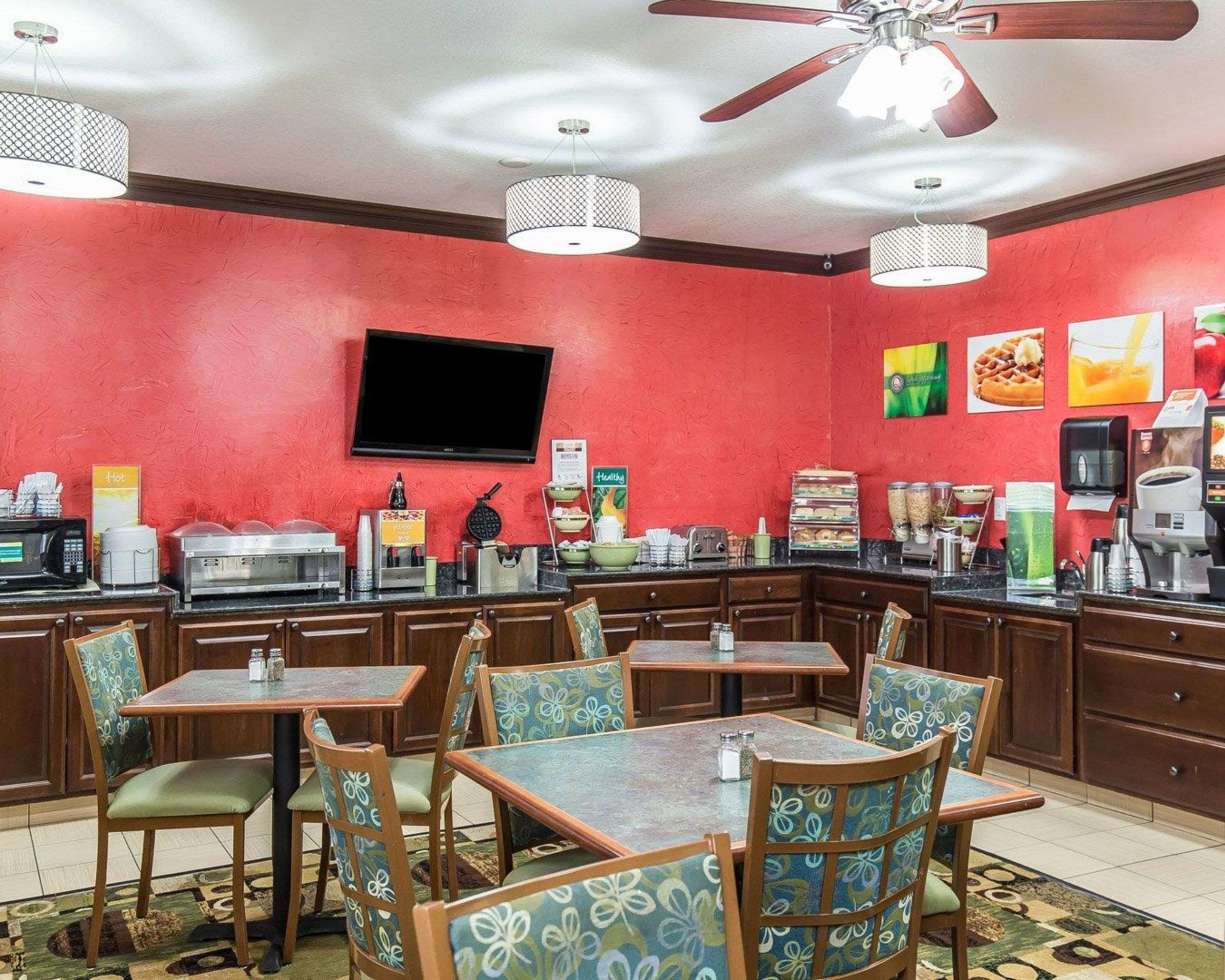 Breakfast area in the lobby