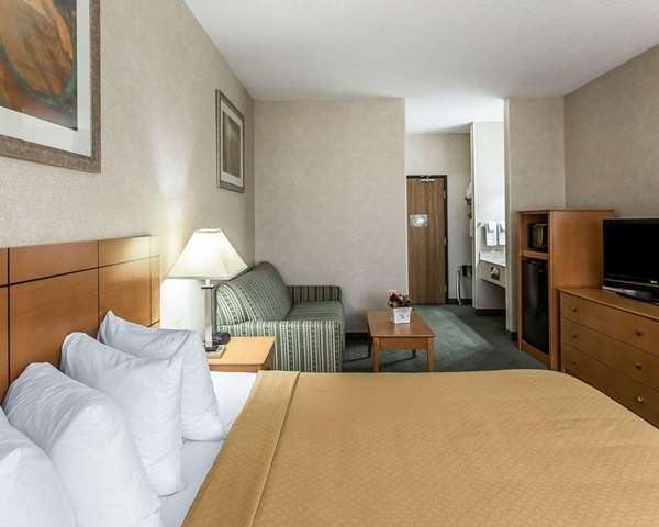 Suite - Quality Inn North Cedar Rapids