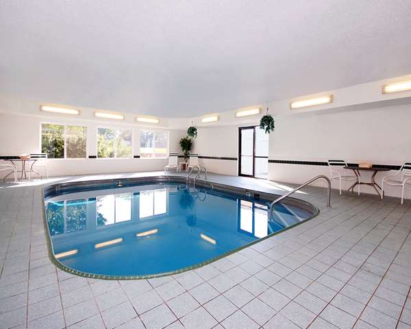 Pool - Comfort Inn Sioux City