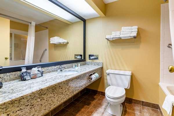  - Quality Inn & Suites Mason City