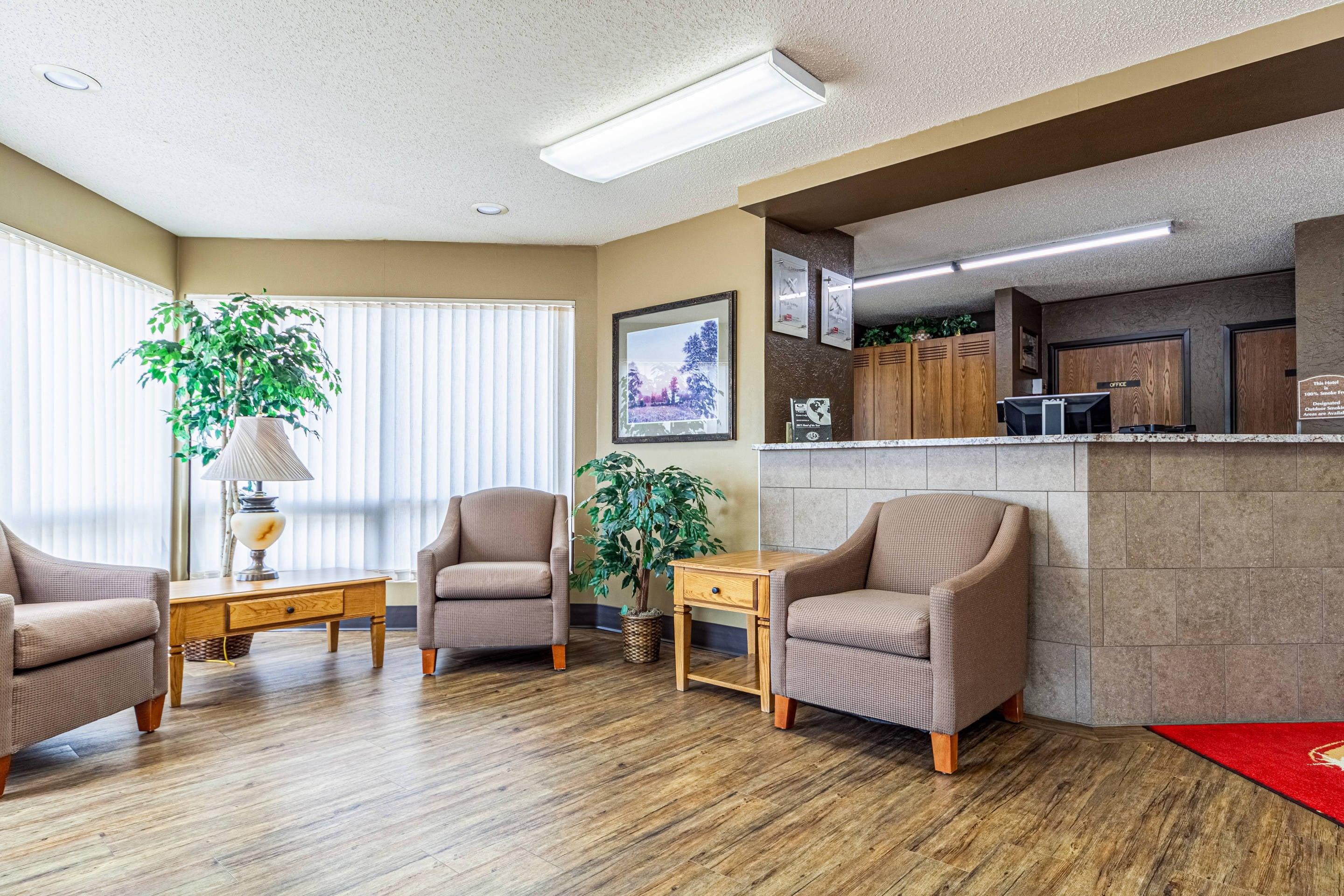 Hotel lobby | Econo Lodge Sioux Center