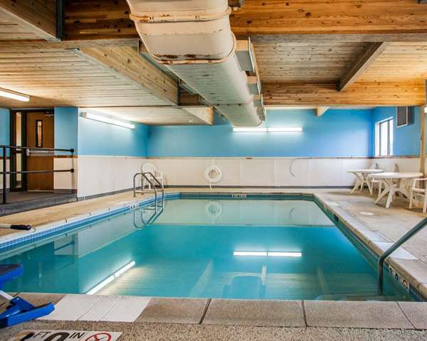 Pool - Comfort Inn Marshalltown