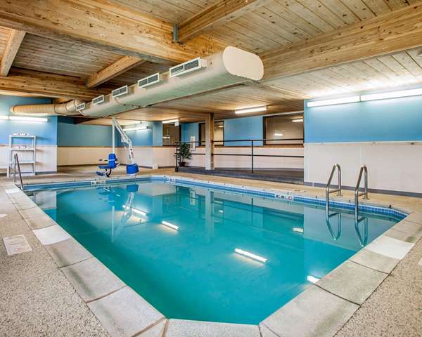 Pool - Comfort Inn Marshalltown
