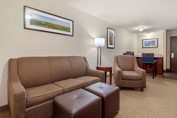 Suite - Comfort Suites Council Bluffs - I-29, Exit 52