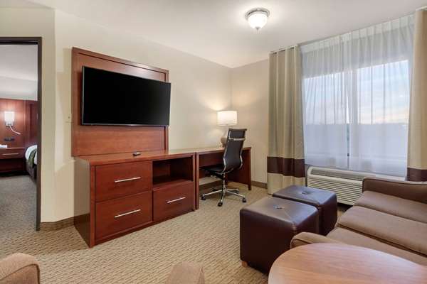 Suite - Comfort Suites Council Bluffs - I-29, Exit 52