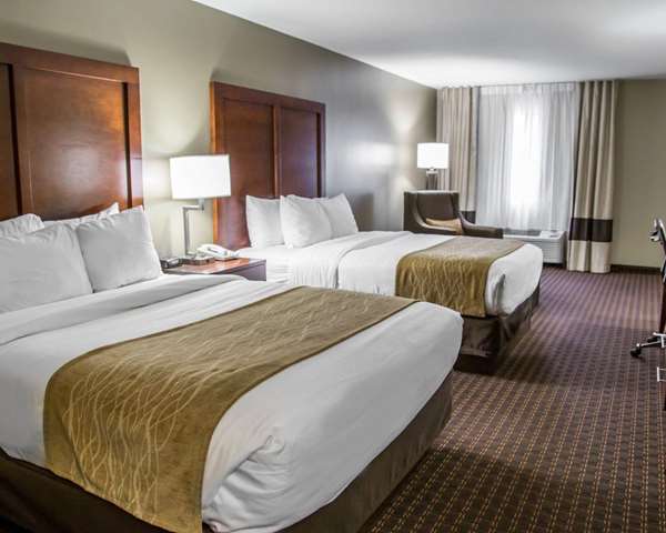  - Comfort Inn Le Claire - I-80, Exit 306