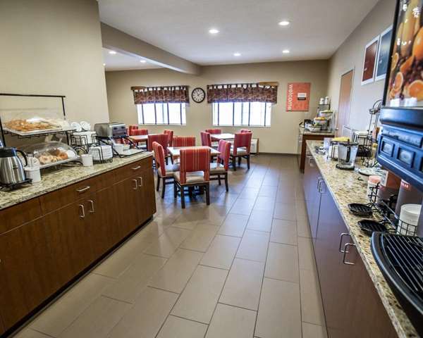 Amenities - Comfort Inn Le Claire - I-80, Exit 306