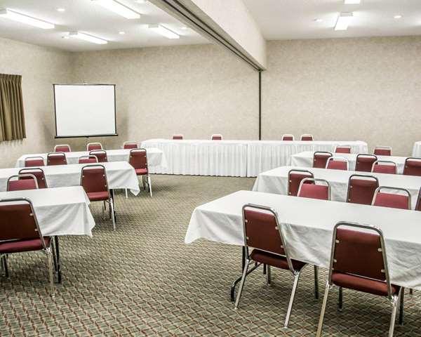  - Comfort Inn Le Claire - I-80, Exit 306