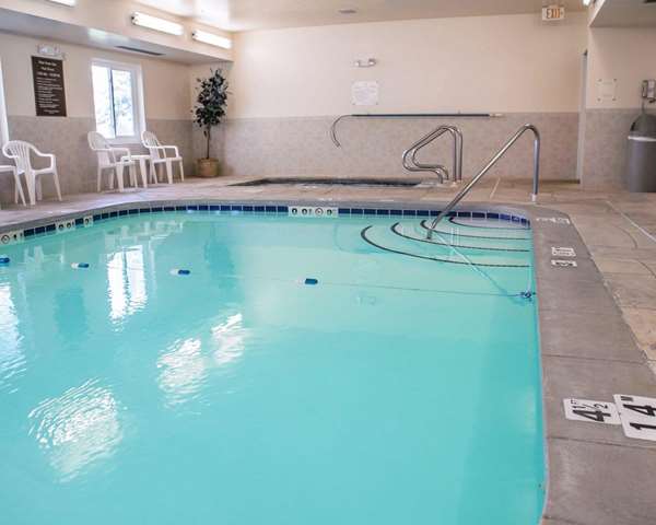 Pool - Sleep Inn & Suites Davenport
