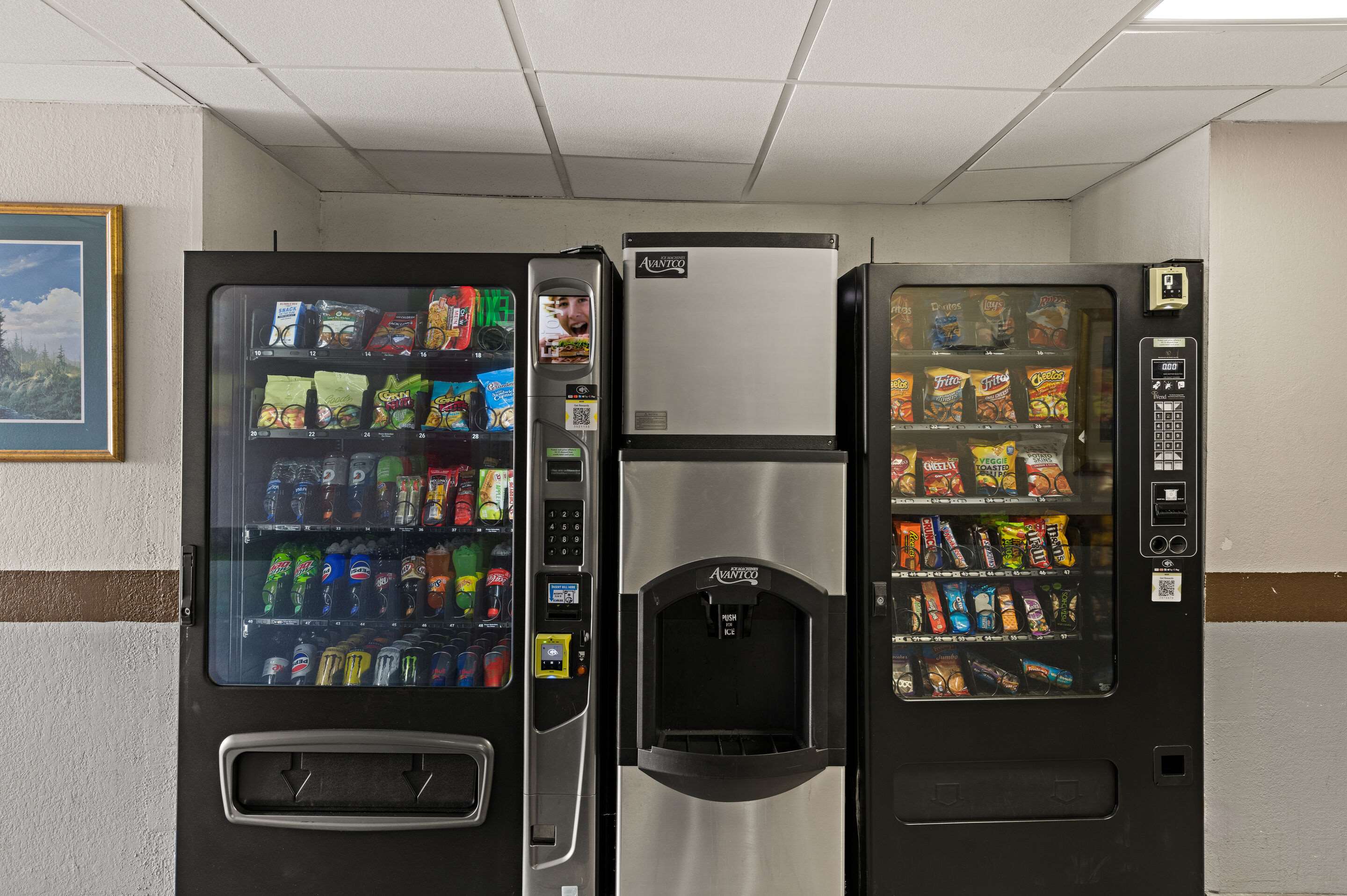 Hotel vending area | Quality Inn & Suites Council Bluffs - Omaha East