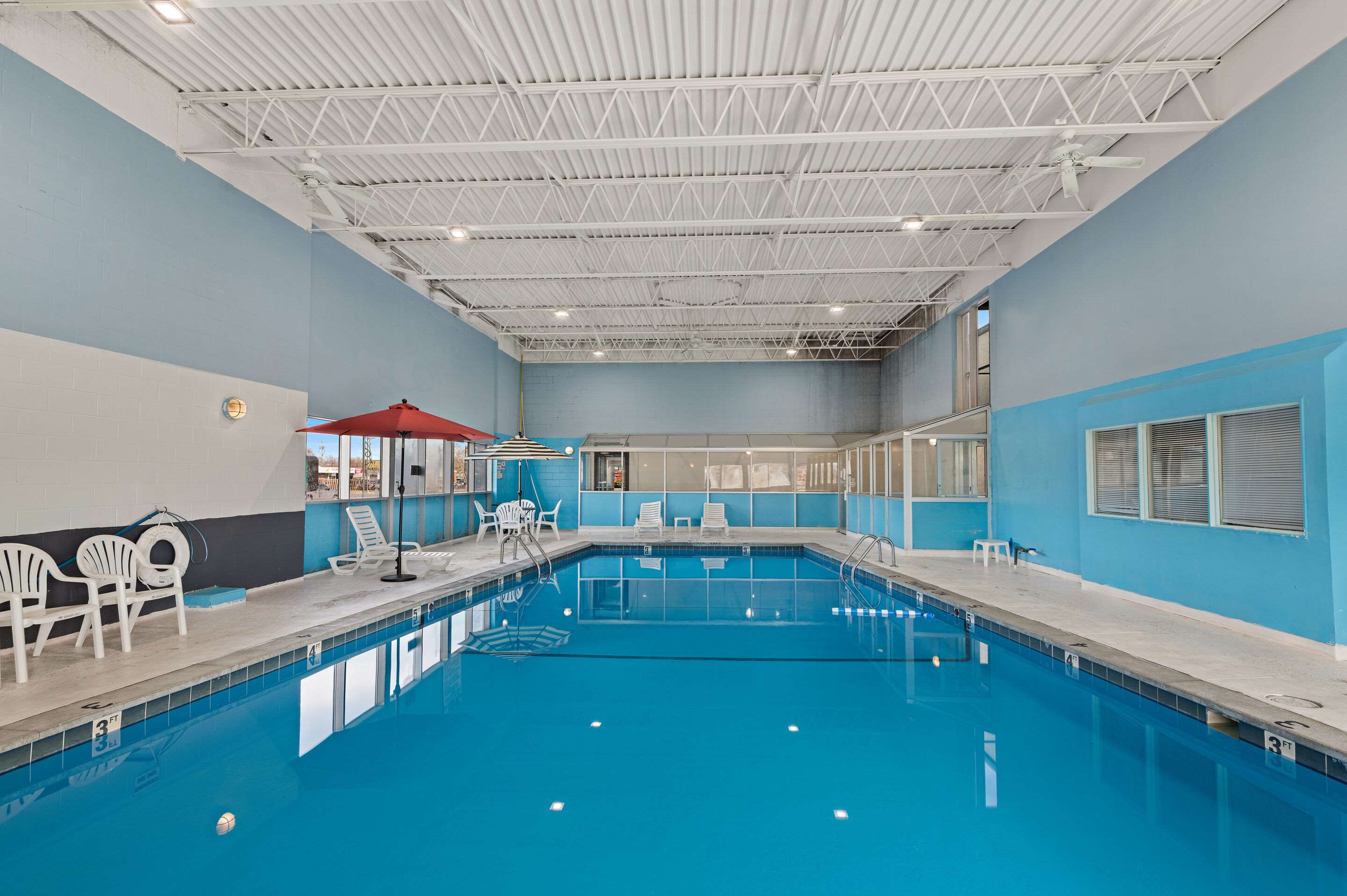 Indoor pool | Quality Inn & Suites Council Bluffs - Omaha East
