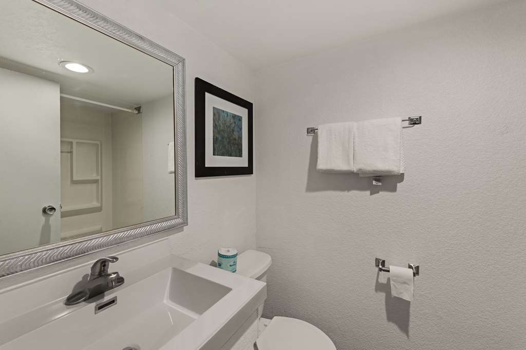 QUALITY INN AND SUITES NEAR I-480 A-guestroom-Guest Room,Bathroom,On-Site.jpg