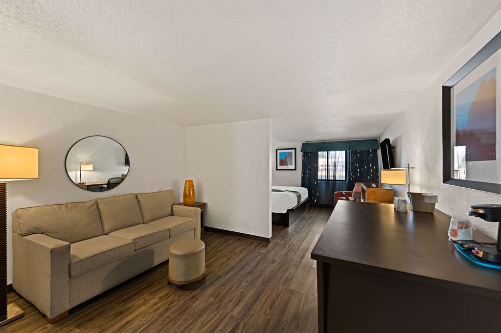 QUALITY INN AND SUITES NEAR I-480 A-guestroom-Guest Room,Suite,On-Site.jpg