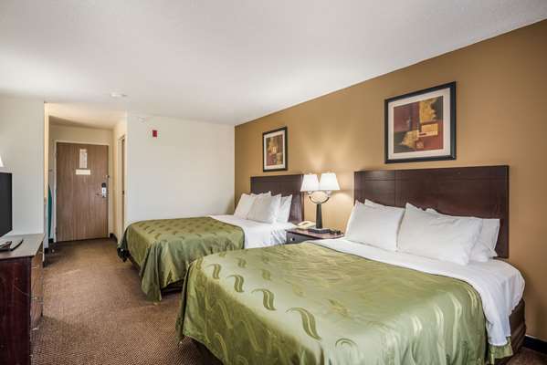 - Quality Inn & Suites Eldridge - US 61, Exit 127