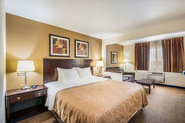 Suite - Quality Inn & Suites Eldridge - US 61, Exit 127
