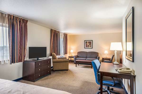 Suite - Quality Inn & Suites Eldridge - US 61, Exit 127