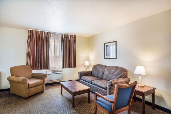 Suite - Quality Inn & Suites Eldridge - US 61, Exit 127
