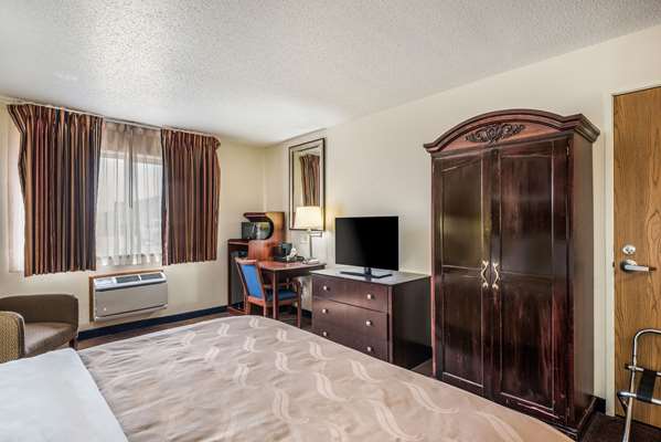  - Quality Inn & Suites Eldridge - US 61, Exit 127