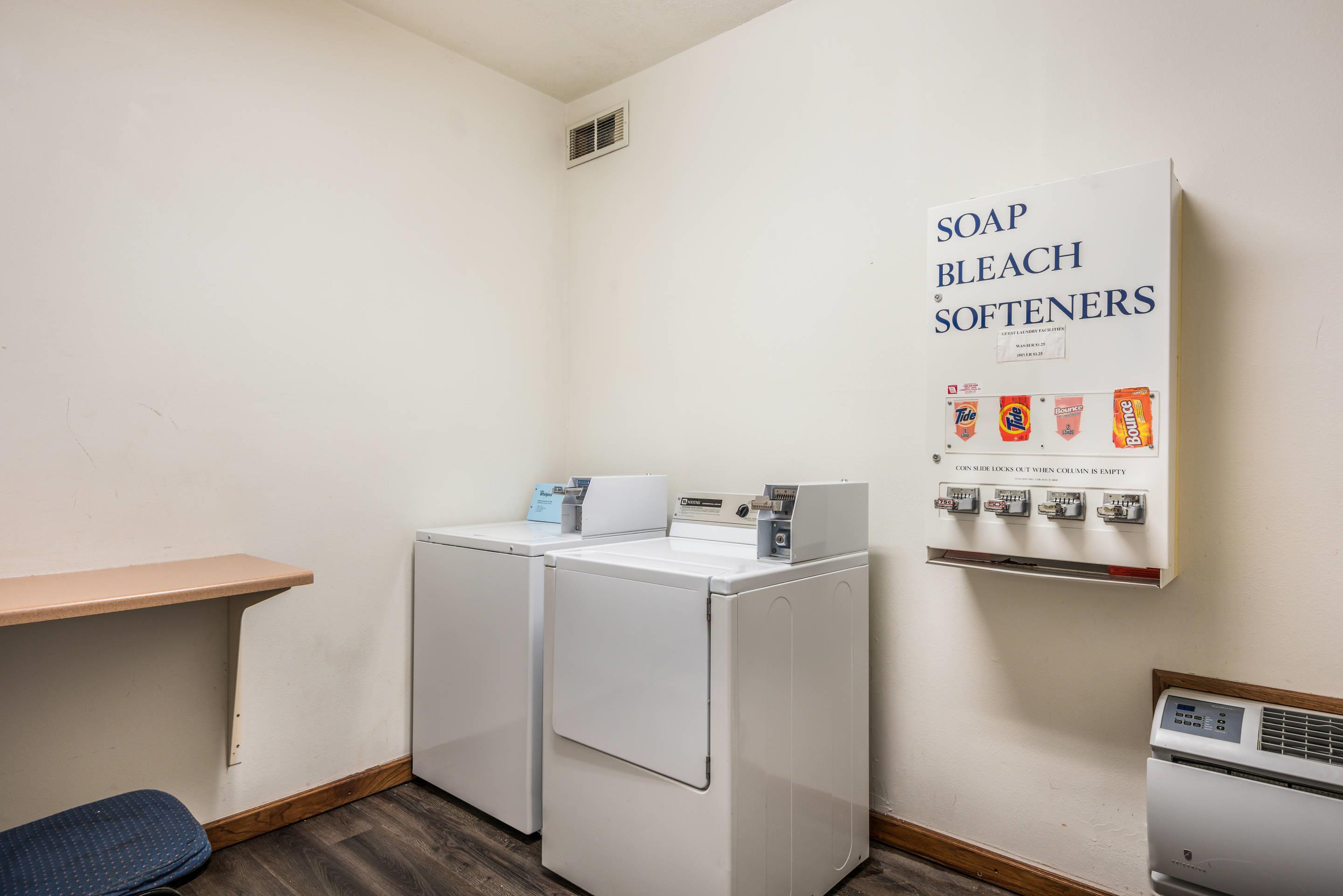 Guest laundry facilities | Quality Inn & Suites Eldridge Davenport North