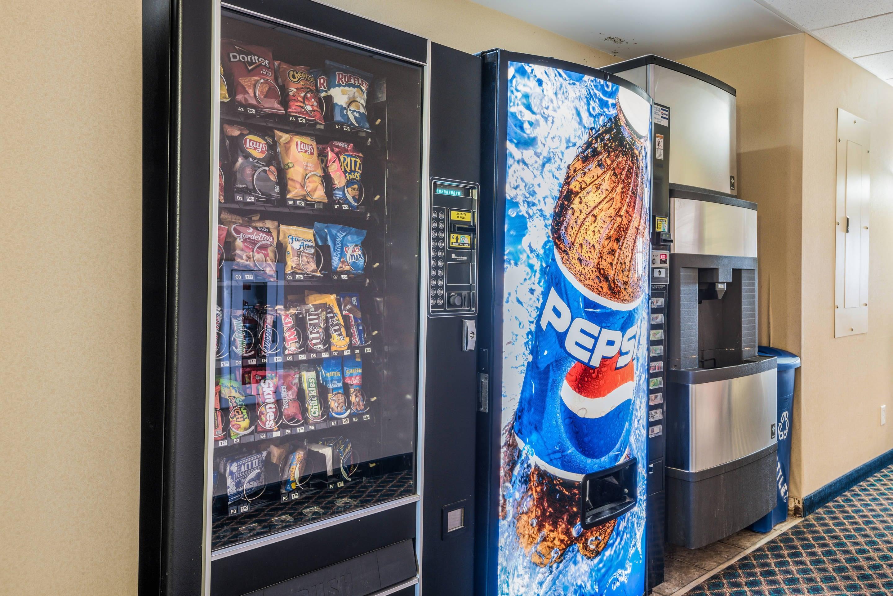 Hotel vending area | Quality Inn & Suites Eldridge Davenport North