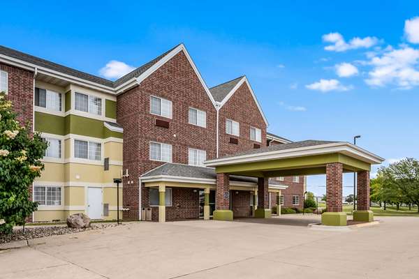 Exterior view - MainStay Suites Cedar Rapids