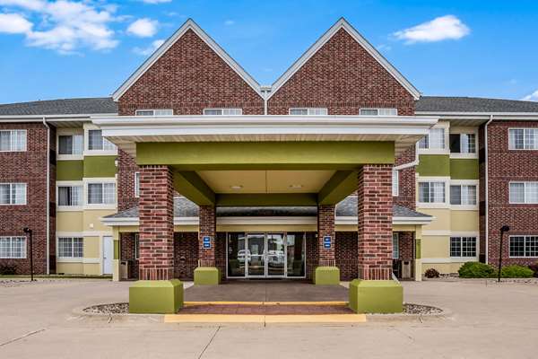 Exterior view - MainStay Suites Cedar Rapids