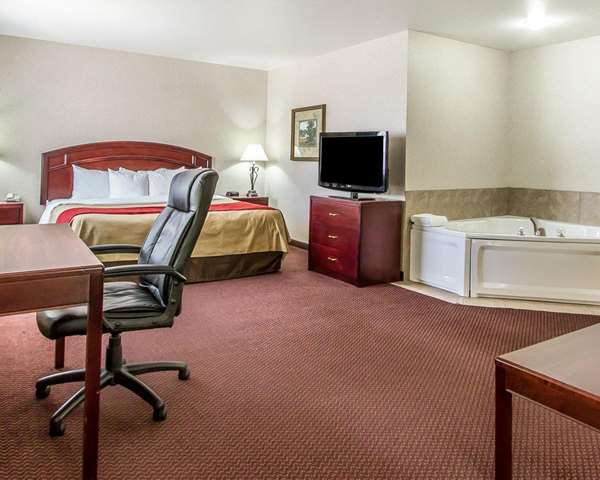 Suite - Quality Inn & Suites Fort Madison