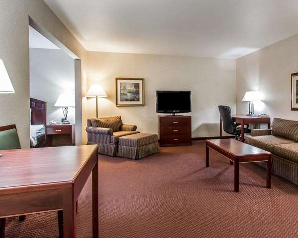 Suite - Quality Inn & Suites Fort Madison