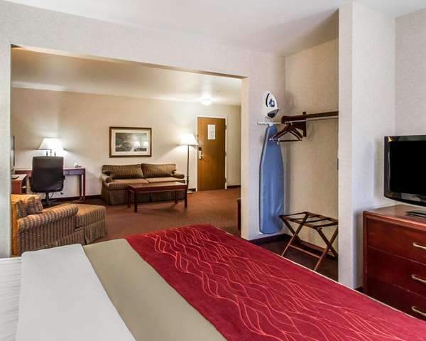 Suite - Quality Inn & Suites Fort Madison