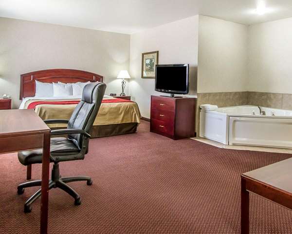 Suite - Quality Inn & Suites Fort Madison