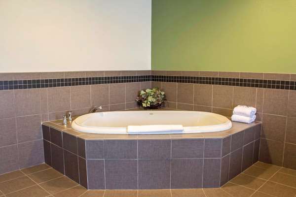 Suite - Sleep Inn & Suites Charles City