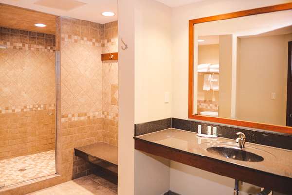  - Quality Inn & Suites Ames - I-35, Exit 113