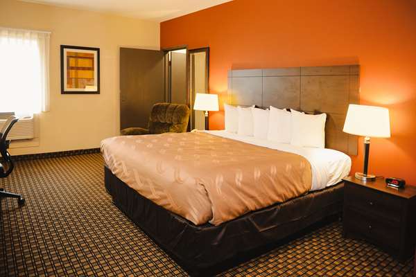 Suite - Quality Inn & Suites Ames - I-35, Exit 113