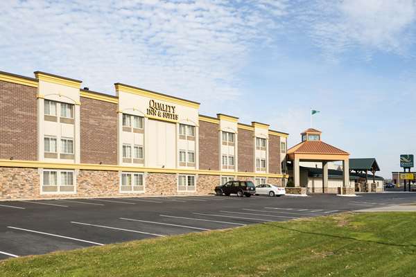 Exterior view - Quality Inn & Suites Ames - I-35, Exit 113