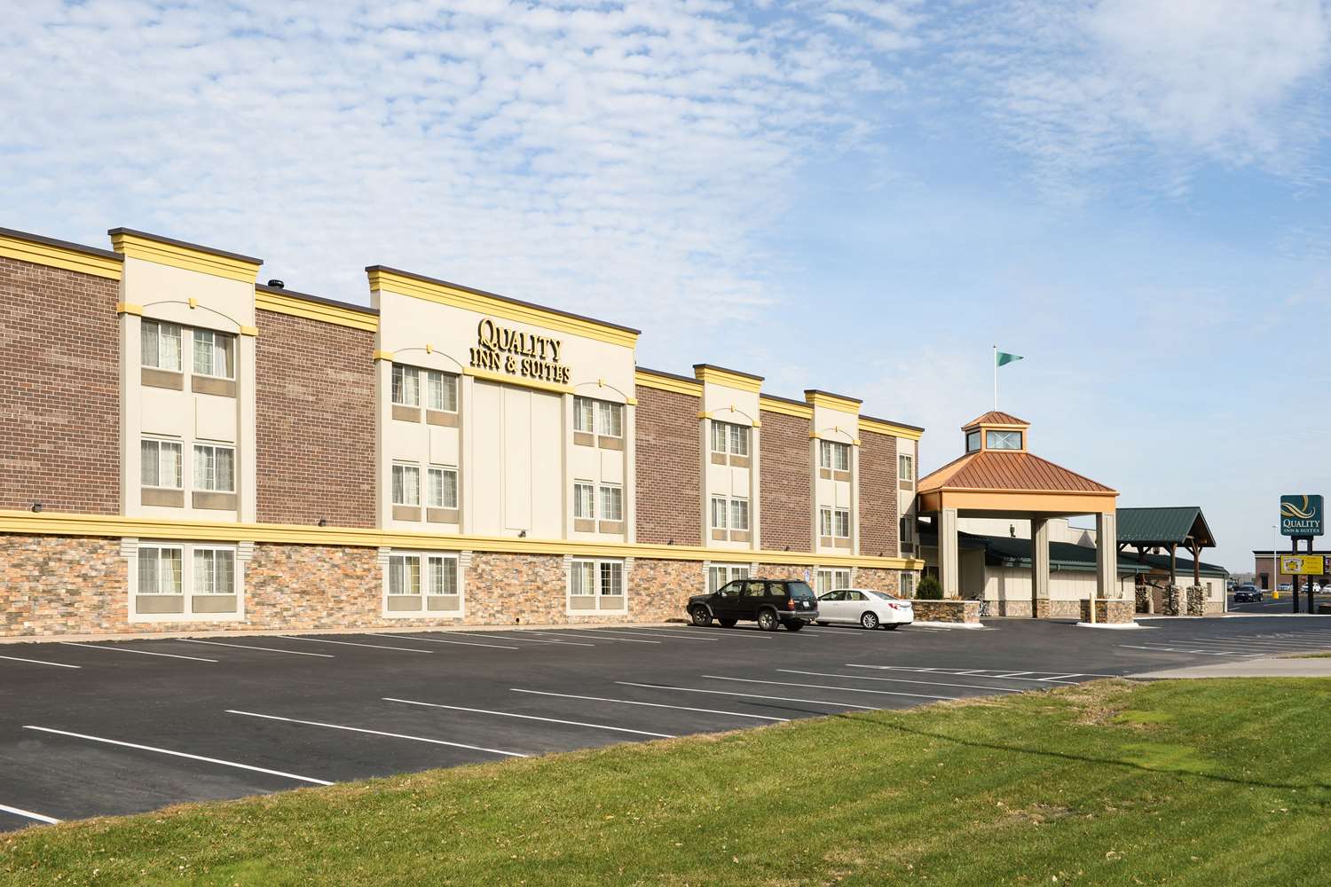 Quality Inn & Suites Ames, IA See Discounts