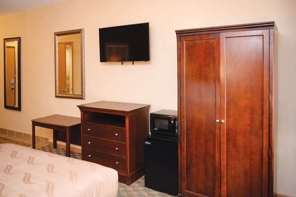  - Quality Inn & Suites Ames - I-35, Exit 113
