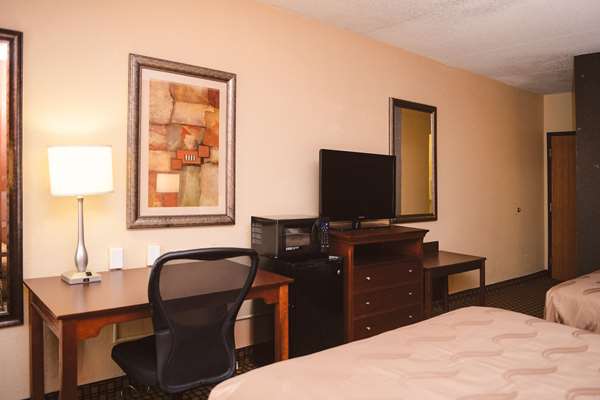  - Quality Inn & Suites Ames - I-35, Exit 113