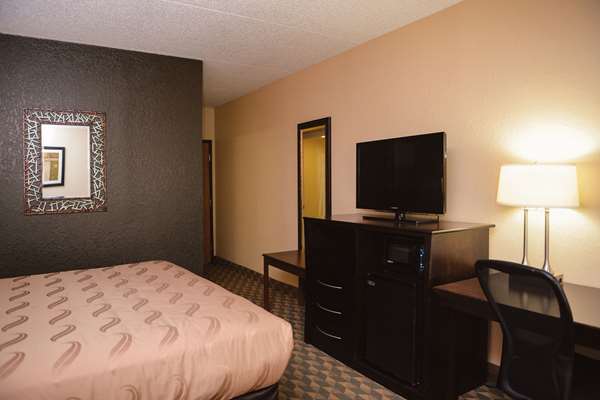  - Quality Inn & Suites Ames - I-35, Exit 113