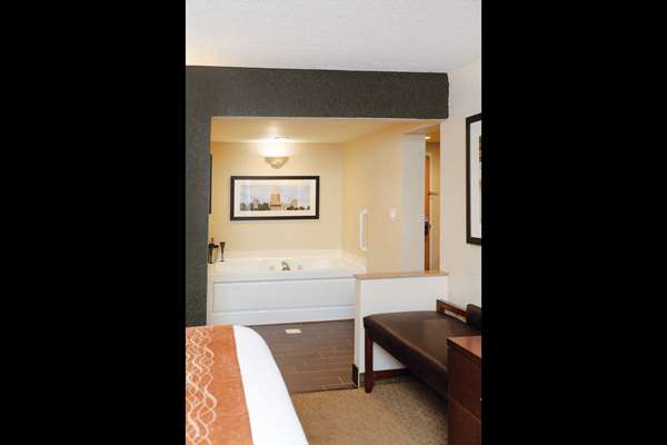  - Comfort Inn & Suites Event Center Des Moines