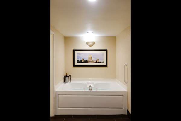  - Comfort Inn & Suites Event Center Des Moines