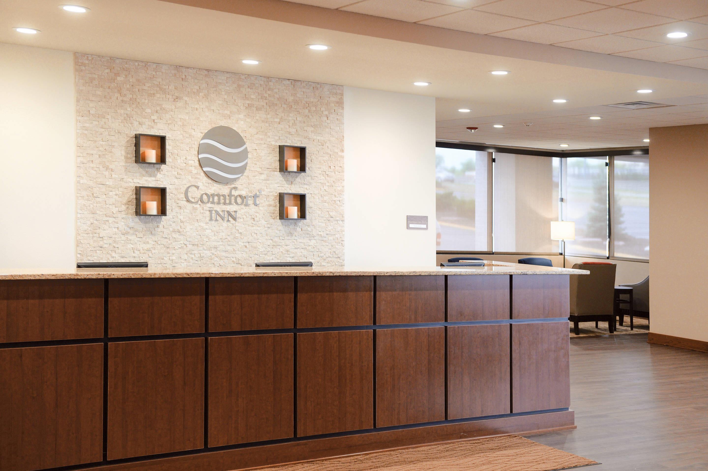 Hotel lobby | Comfort Inn & Suites Event Center