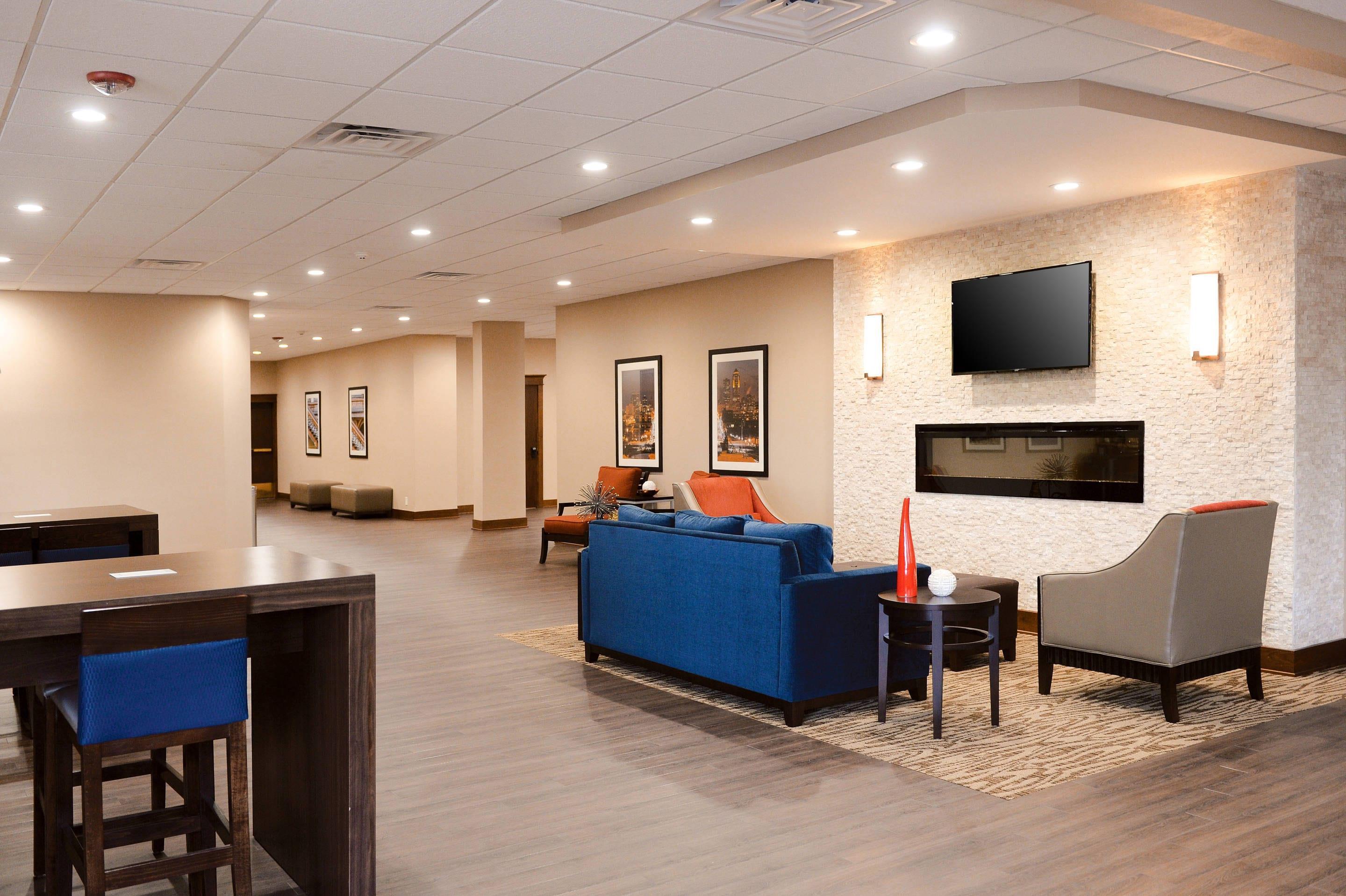 Hotel lobby | Comfort Inn & Suites Event Center