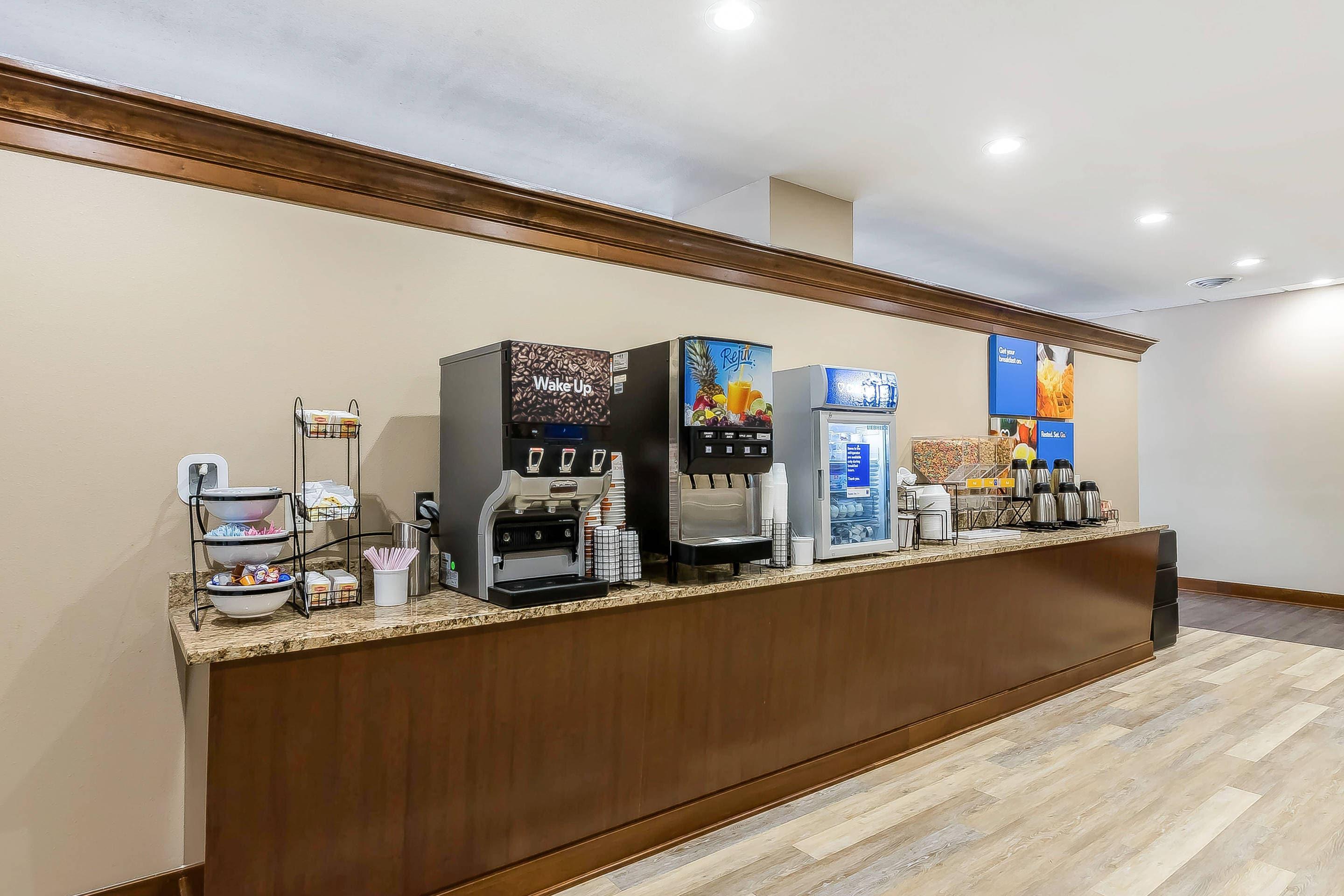 Breakfast area | Comfort Inn & Suites Event Center